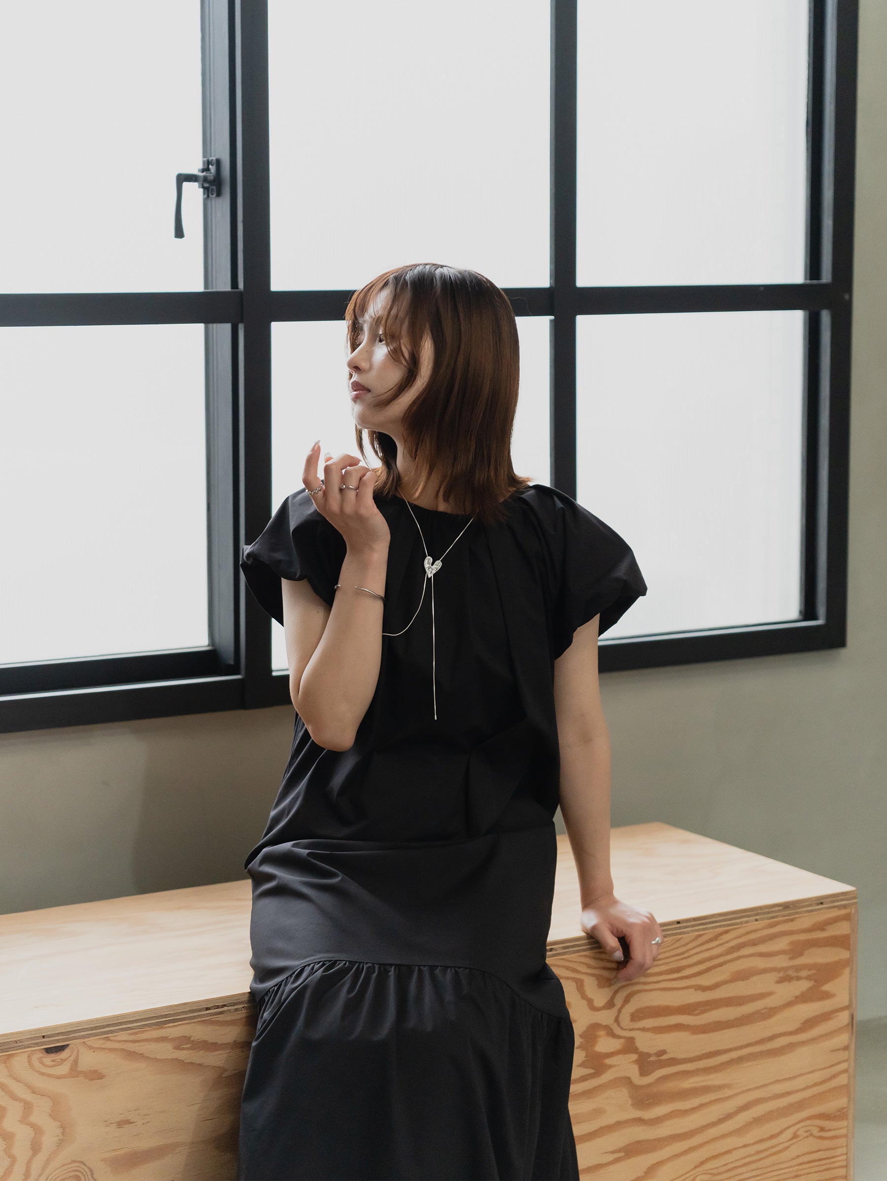 Back Ribbon Frill Sleeve Dress